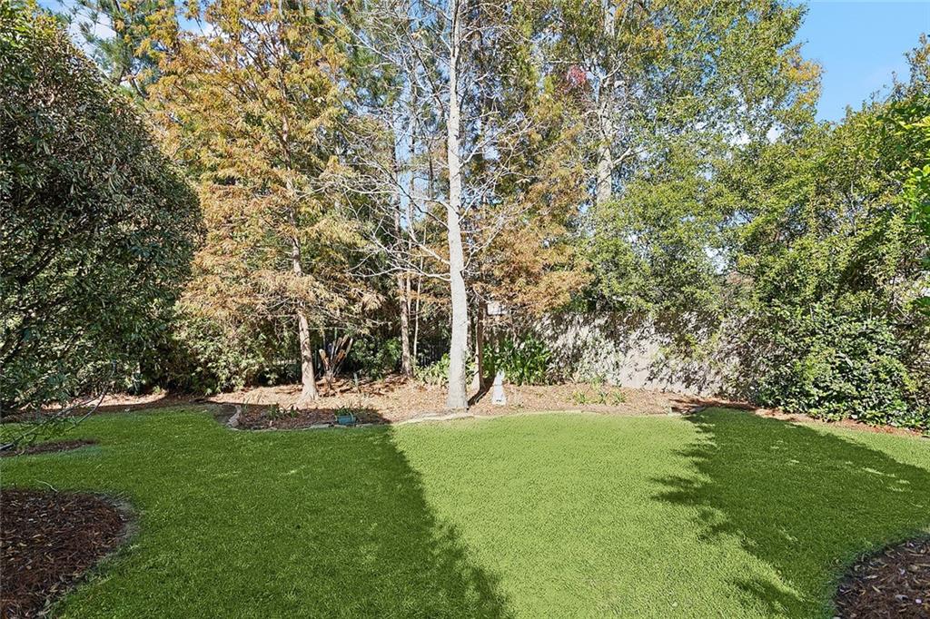 Mandeville, Louisiana 70471, United States, 4 Bedrooms Bedrooms, ,5 BathroomsBathrooms,Residential,Pending,22074