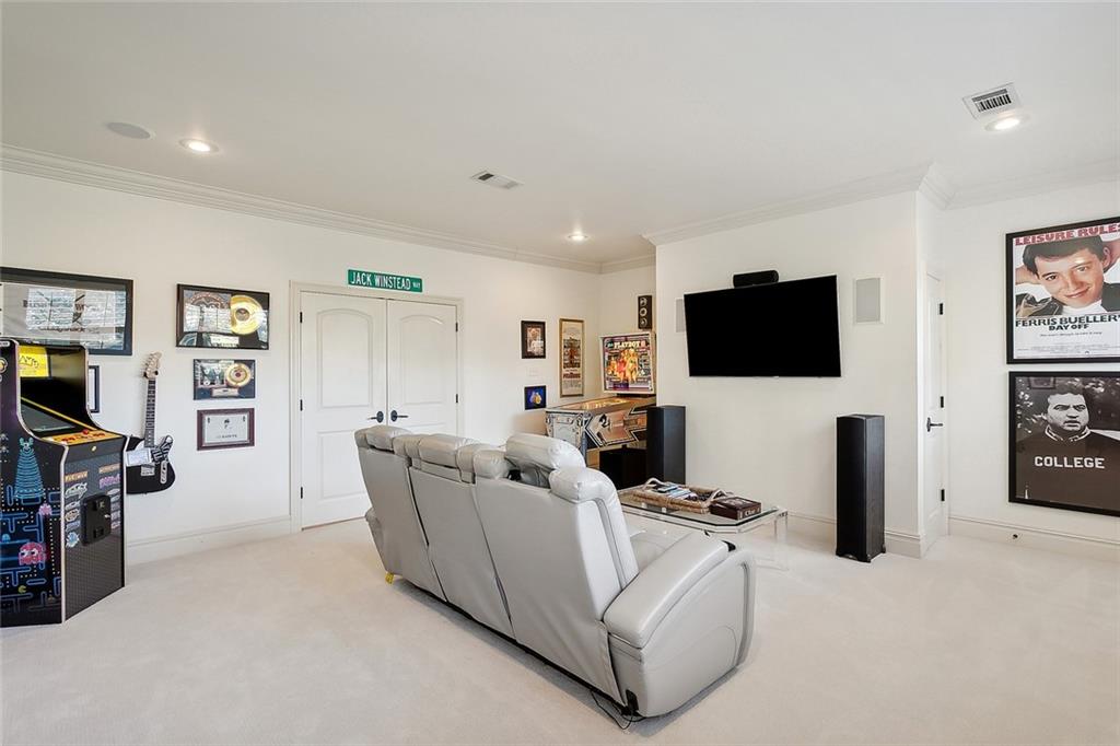 Mandeville, Louisiana 70471, United States, 4 Bedrooms Bedrooms, ,5 BathroomsBathrooms,Residential,Pending,22074