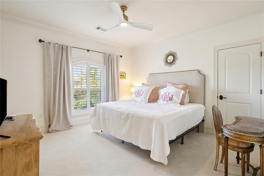 Mandeville, Louisiana 70471, United States, 4 Bedrooms Bedrooms, ,5 BathroomsBathrooms,Residential,Pending,22074