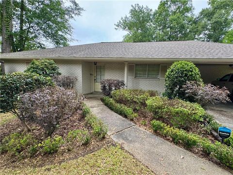 Photo of 719 S TAYLOR Street, Covington, LA 70433 (MLS # 2557037)