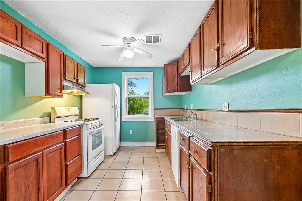 2413 NEW ORLEANS Street