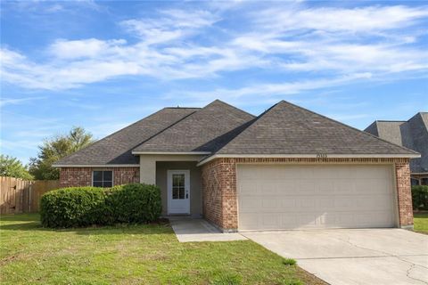 Photo of 15500 OAKSTONE Drive, Prairieville, LA 70769 (MLS # 2553954)