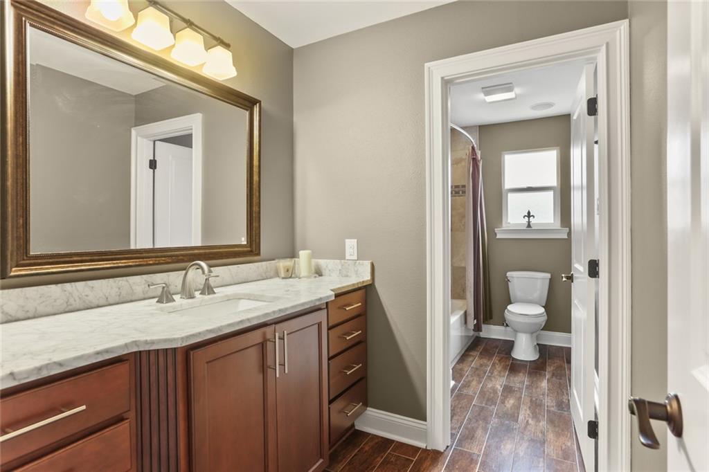 New Orleans, Louisiana 70122, United States, 5 Bedrooms Bedrooms, ,5 BathroomsBathrooms,Residential,Active,96287
