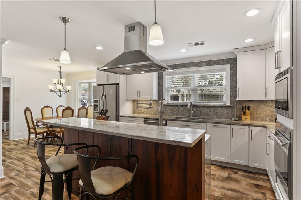 New Orleans, Louisiana 70122, United States, 5 Bedrooms Bedrooms, ,5 BathroomsBathrooms,Residential,Active,96287