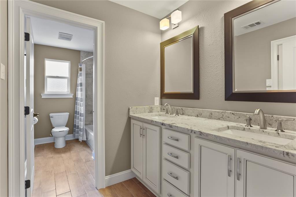 New Orleans, Louisiana 70122, United States, 5 Bedrooms Bedrooms, ,5 BathroomsBathrooms,Residential,Active,96287