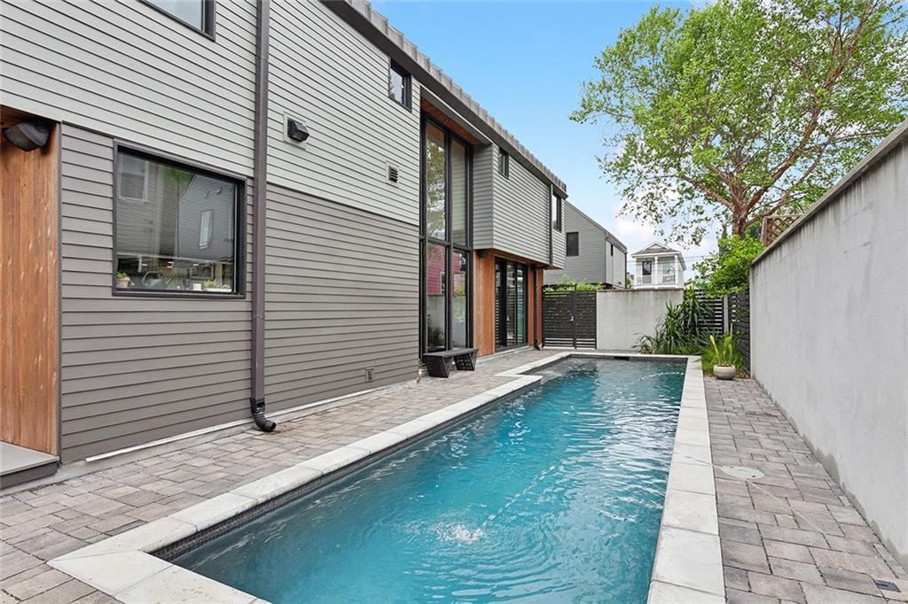 New Orleans, Louisiana 70113, United States, 7 Bedrooms Bedrooms, ,6 BathroomsBathrooms,Residential,Active,58035