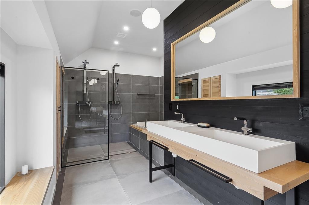 New Orleans, Louisiana 70113, United States, 7 Bedrooms Bedrooms, ,6 BathroomsBathrooms,Residential,Active,58035