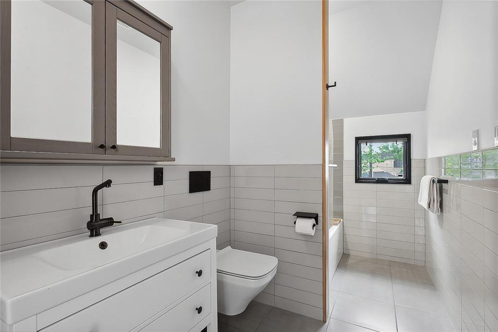 New Orleans, Louisiana 70113, United States, 7 Bedrooms Bedrooms, ,6 BathroomsBathrooms,Residential,Active,58035