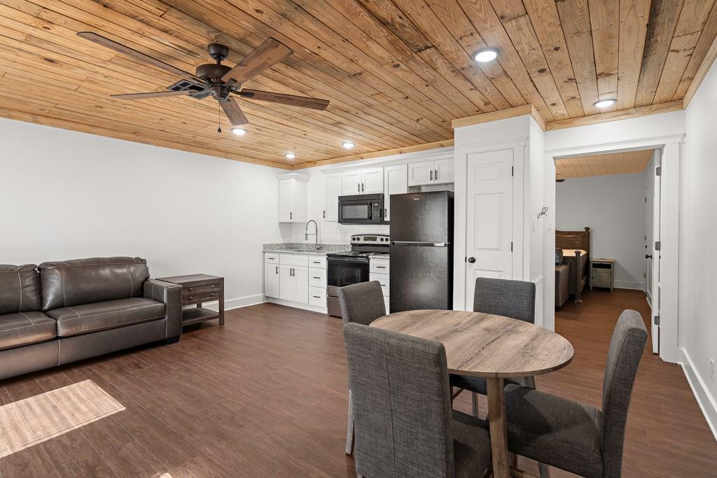 Hammond, Louisiana 70401, United States, 4 Bedrooms Bedrooms, ,3 BathroomsBathrooms,Residential,Active,78405