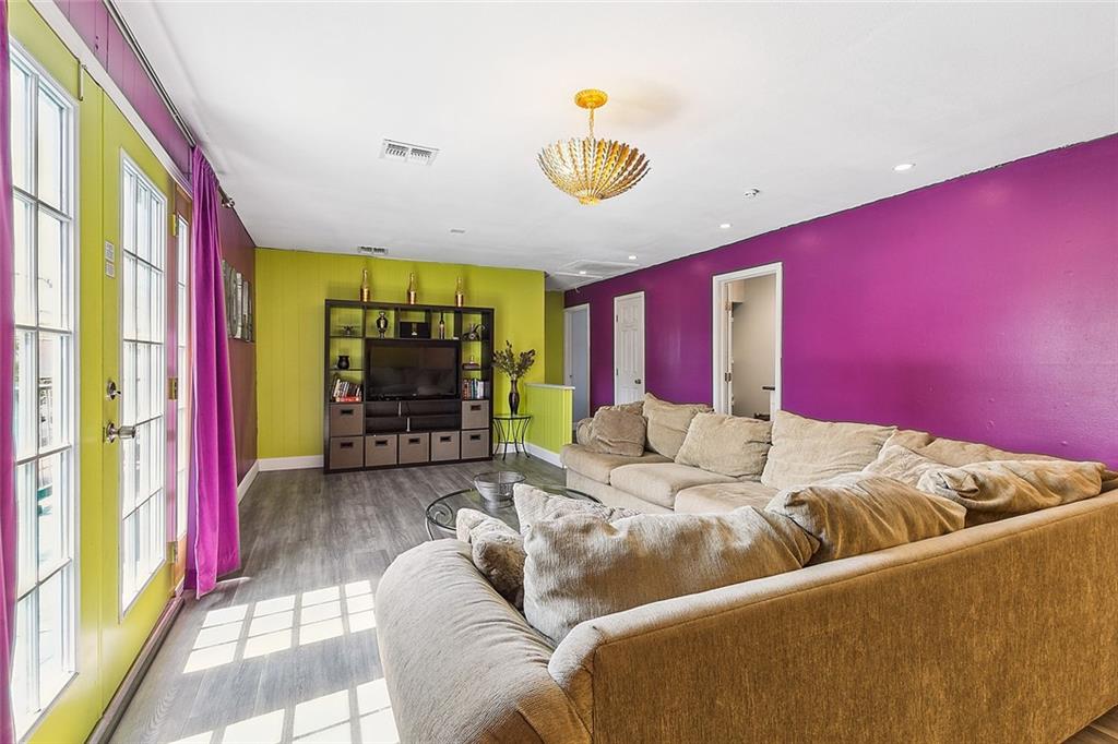 1141 FRENCHMEN Street