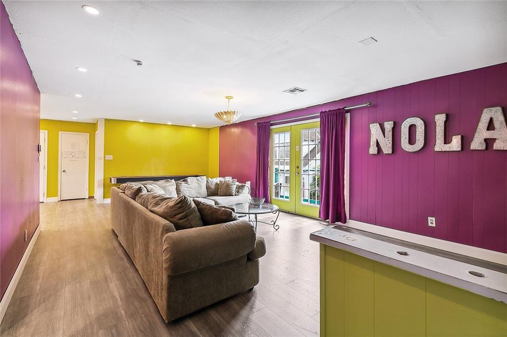 1141 FRENCHMEN Street