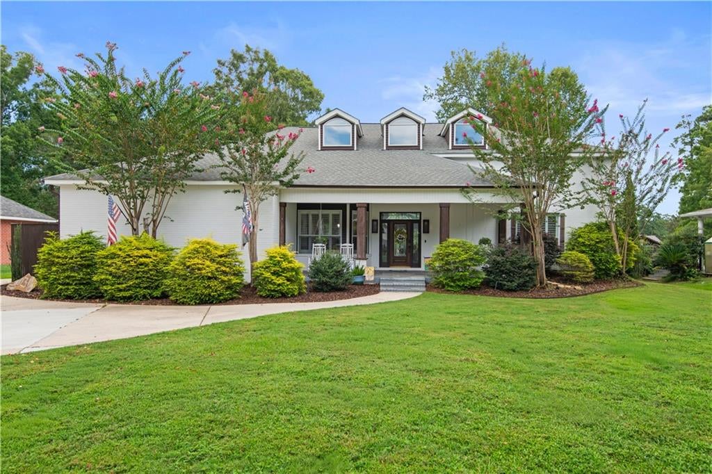 3040 WALDEN Place