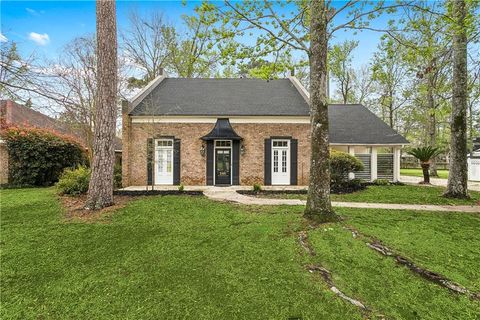 240 SILVER MAPLE Drive Mandeville LA 70471