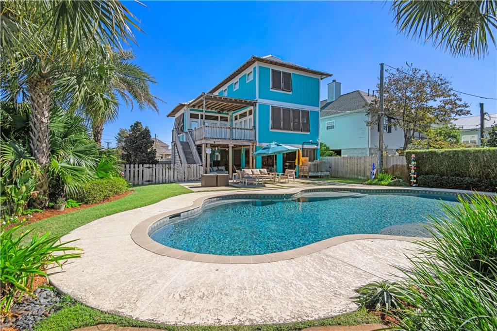 223 W MAPLE RIDGE Drive