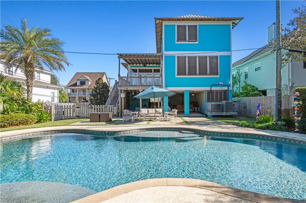 223 W MAPLE RIDGE Drive