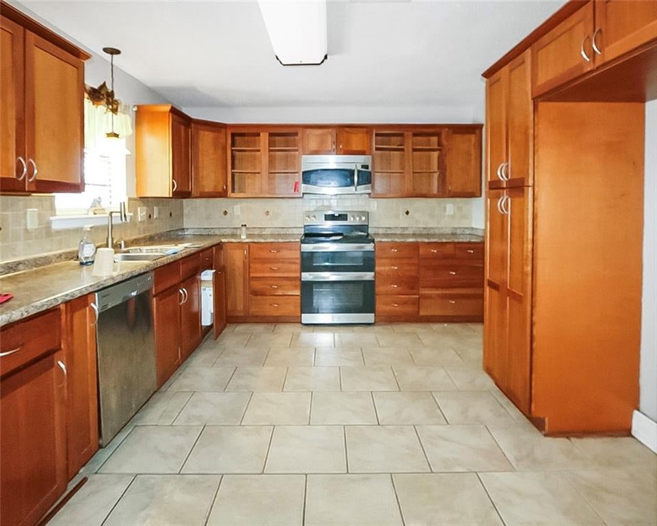 213 MIMOSA Avenue