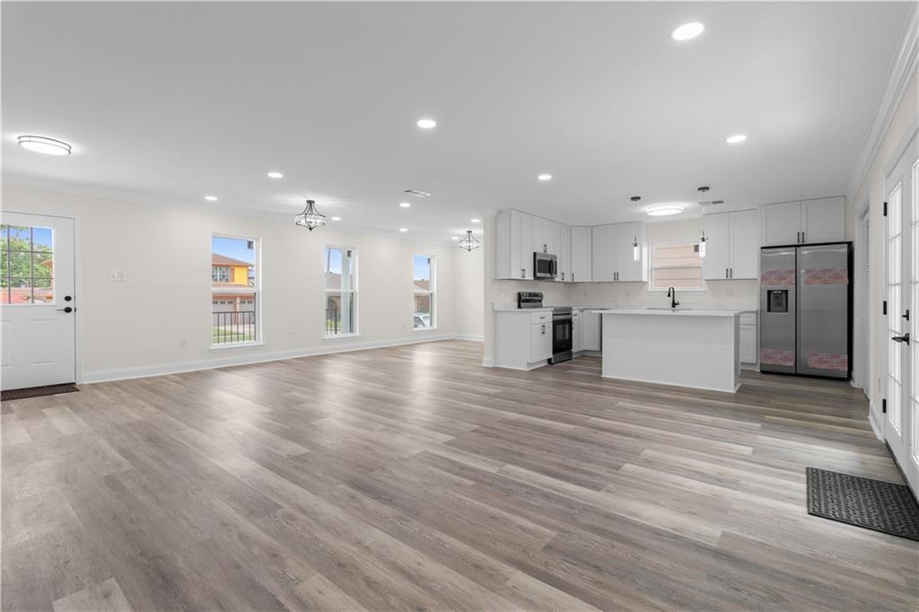 532 N MARLIN Court