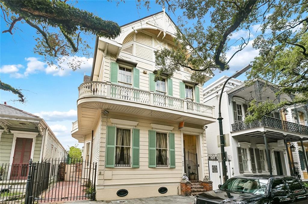 622 ESPLANADE Avenue