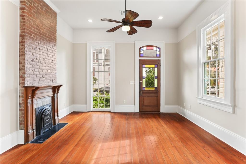New Orleans, Louisiana 70115, United States, 2 Bedrooms Bedrooms, ,2 BathroomsBathrooms,Residential,Active,35775