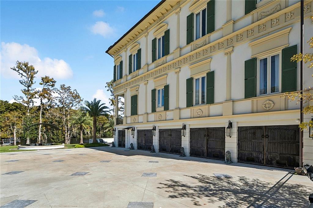 Mandeville, Louisiana 70471, United States, 3 Bedrooms Bedrooms, ,4 BathroomsBathrooms,Residential,Active,244811