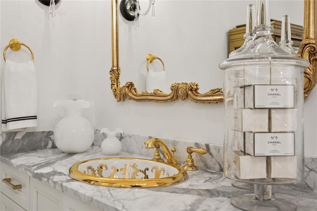 Mandeville, Louisiana 70471, United States, 3 Bedrooms Bedrooms, ,4 BathroomsBathrooms,Residential,Active,244811