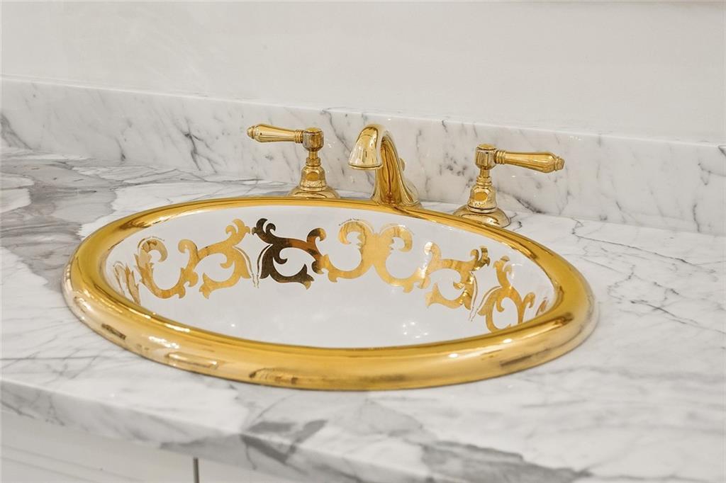 Mandeville, Louisiana 70471, United States, 3 Bedrooms Bedrooms, ,4 BathroomsBathrooms,Residential,Active,244811