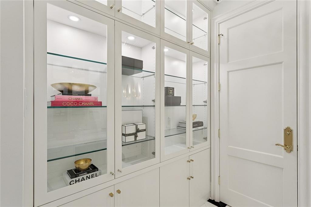 Mandeville, Louisiana 70471, United States, 3 Bedrooms Bedrooms, ,4 BathroomsBathrooms,Residential,Active,244811