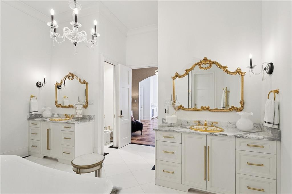 Mandeville, Louisiana 70471, United States, 3 Bedrooms Bedrooms, ,4 BathroomsBathrooms,Residential,Active,244811