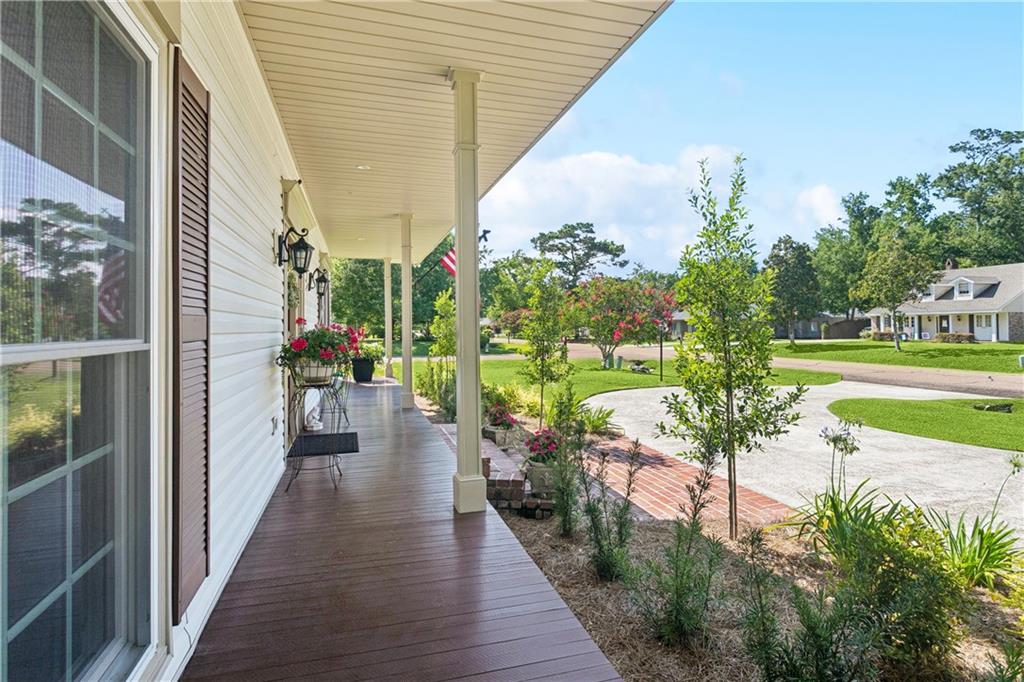 925 WINONA Drive