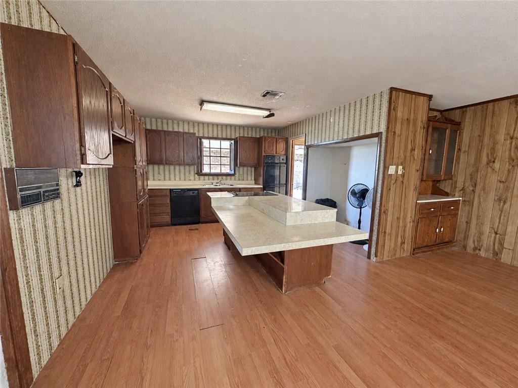 1069 PRICE Drive