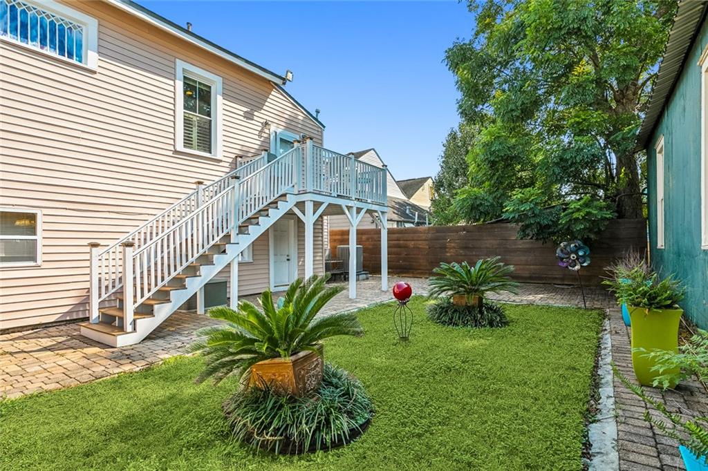 New Orleans, Louisiana 70114, United States, 6 Bedrooms Bedrooms, ,5 BathroomsBathrooms,Residential,Pending,39501