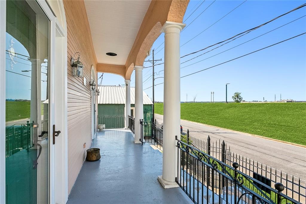 New Orleans, Louisiana 70114, United States, 6 Bedrooms Bedrooms, ,5 BathroomsBathrooms,Residential,Pending,39501