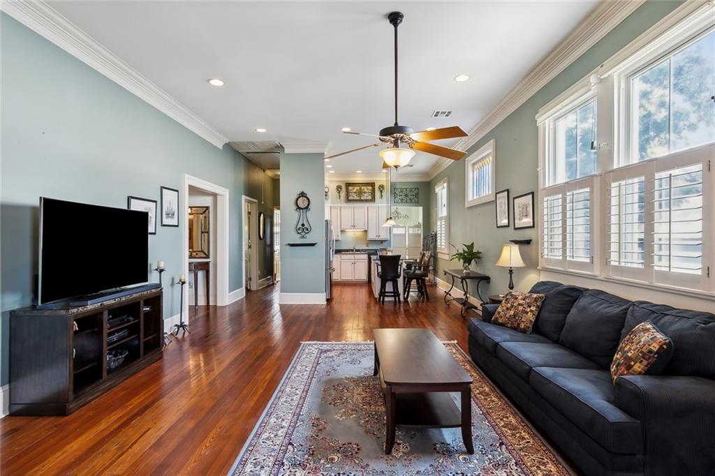 New Orleans, Louisiana 70114, United States, 6 Bedrooms Bedrooms, ,5 BathroomsBathrooms,Residential,Pending,39501