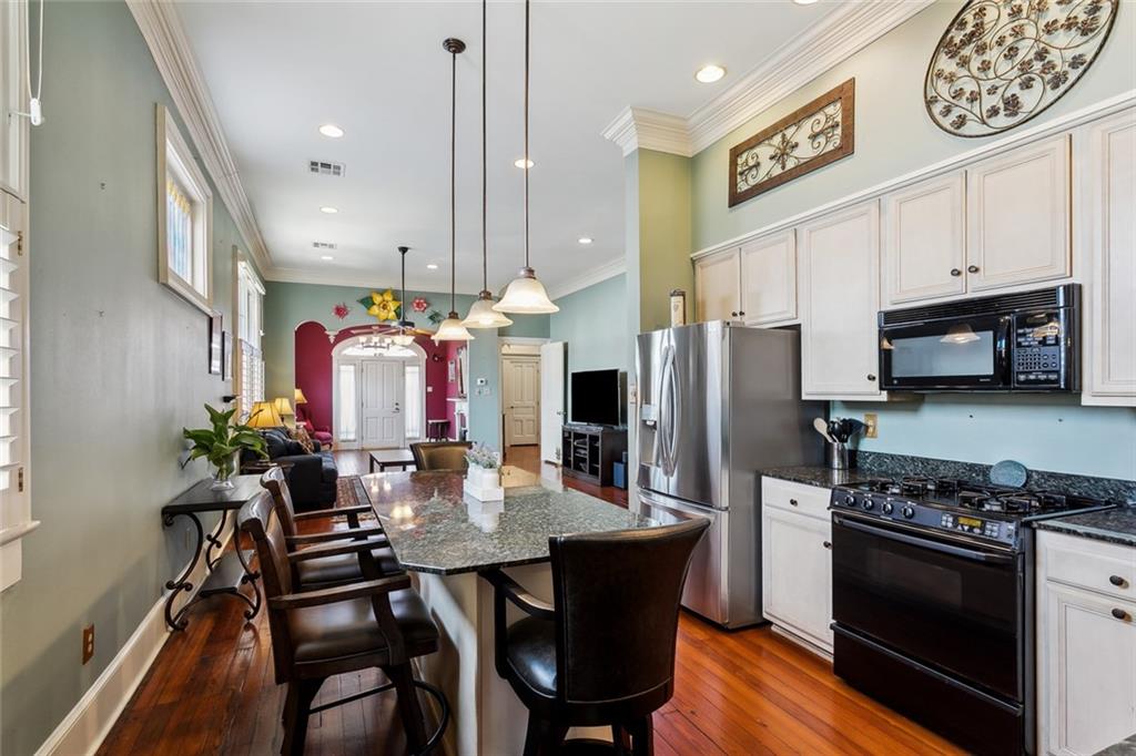 New Orleans, Louisiana 70114, United States, 6 Bedrooms Bedrooms, ,5 BathroomsBathrooms,Residential,Pending,39501