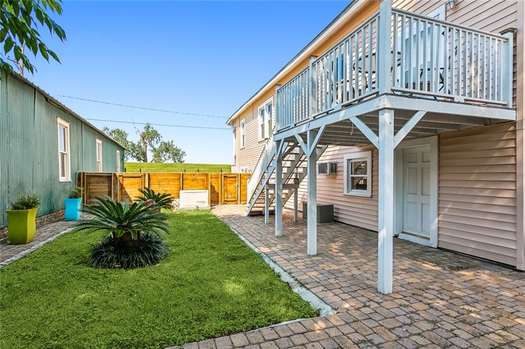 New Orleans, Louisiana 70114, United States, 6 Bedrooms Bedrooms, ,5 BathroomsBathrooms,Residential,Pending,39501