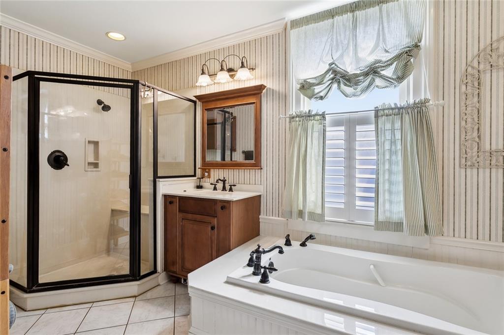 New Orleans, Louisiana 70114, United States, 6 Bedrooms Bedrooms, ,5 BathroomsBathrooms,Residential,Pending,39501