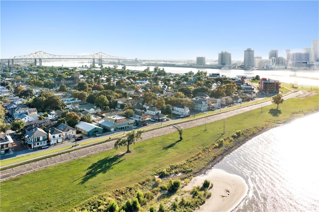 New Orleans, Louisiana 70114, United States, 6 Bedrooms Bedrooms, ,5 BathroomsBathrooms,Residential,Pending,39501