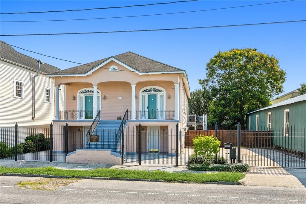 New Orleans, Louisiana 70114, United States, 6 Bedrooms Bedrooms, ,5 BathroomsBathrooms,Residential,Pending,39501
