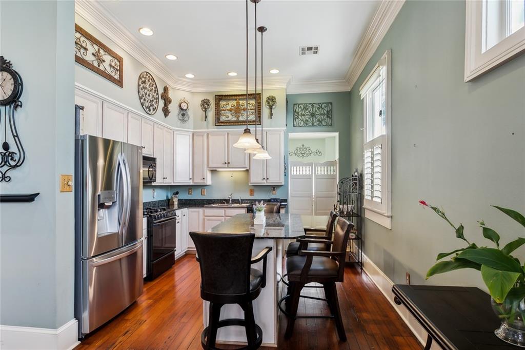 New Orleans, Louisiana 70114, United States, 6 Bedrooms Bedrooms, ,5 BathroomsBathrooms,Residential,Pending,39501