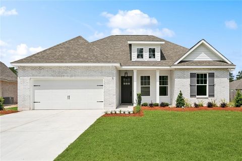 Photo of 72669 ROBINDALE Drive, Covington, LA 70435 (MLS # 2558508)