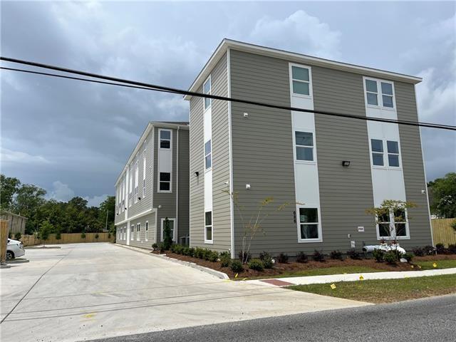 Photo 1 of 19 — 686 CENTRAL Avenue 304, Jefferson, LA 70121