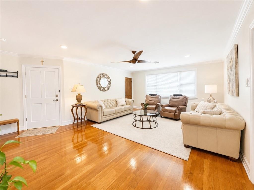 101 W WILLIAM DAVID Parkway D