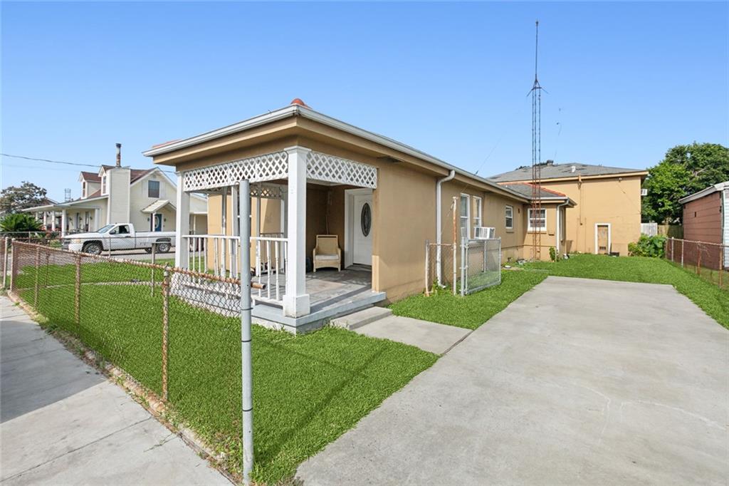 2200 TRIO Street
