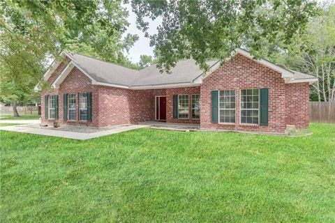 30167 EAST Street Lacombe LA 70445