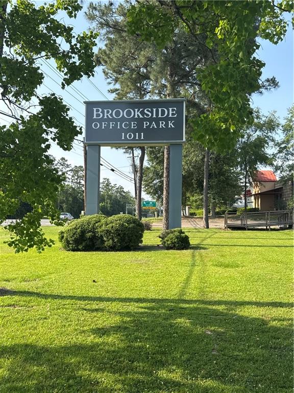 1011 N CAUSEWAY Boulevard 40