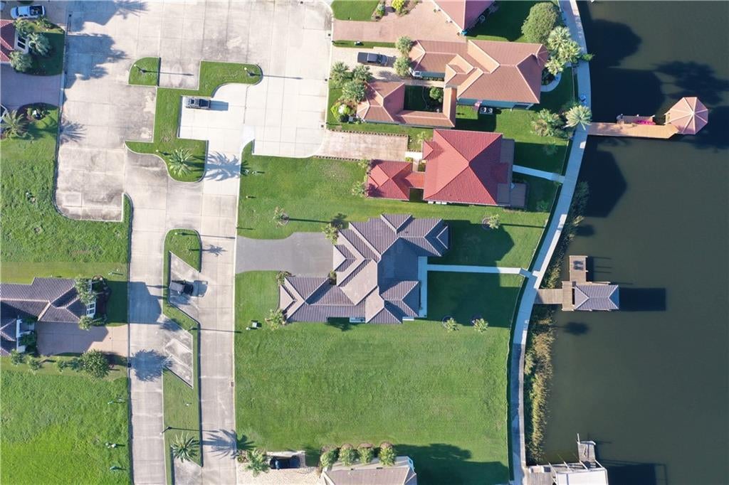 S MARINA VILLA Drive