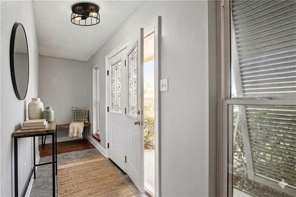 1233 KINGSWOOD Drive