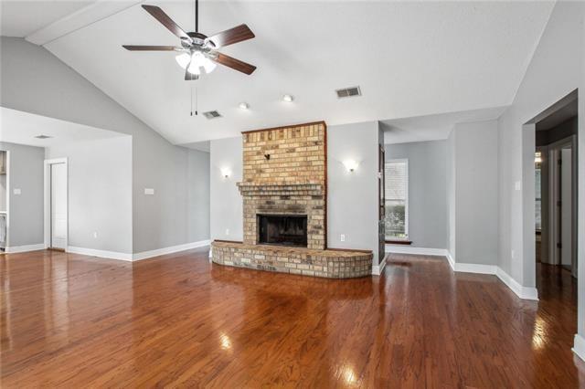 1233 KINGSWOOD Drive