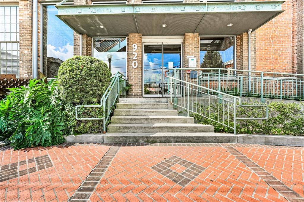 920 POEYFARRE Street 354