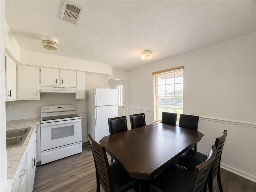 7841 GWEN Street